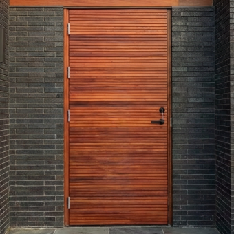 Дверь входная деревянная  Scandoors Planken 015 Термоосина Экстра