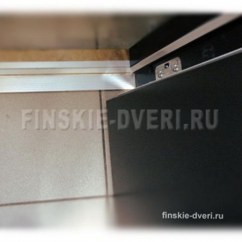 Финская входная дверь с узким стеклом Kaski UOL12 THERMO Высота 2290мм